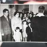 �Tutto nacque con mio padre Giuseppe (il primo a sinistra nella foto)� racconta il 72enne titolare Michele Sassanelli �:  lui divent� il gestore del parrucchiere dell�Albergo Diurno in corso Vittorio Emanuele. Fu l� che impar� il mestiere...